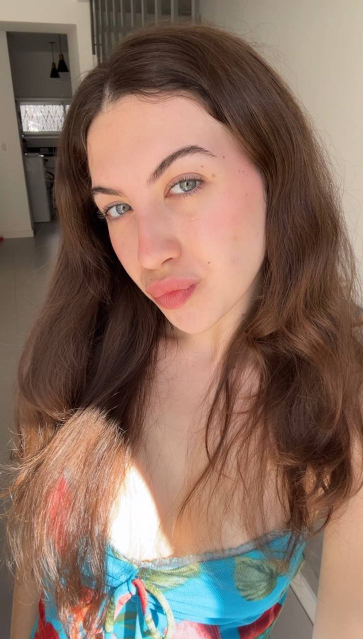 Nude girl Amber in Kuala Lumpur