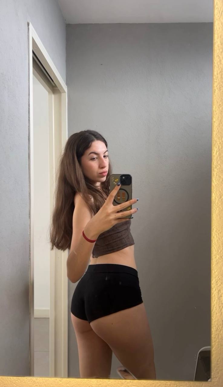 Amber in her underwear in Kuala Lumpur