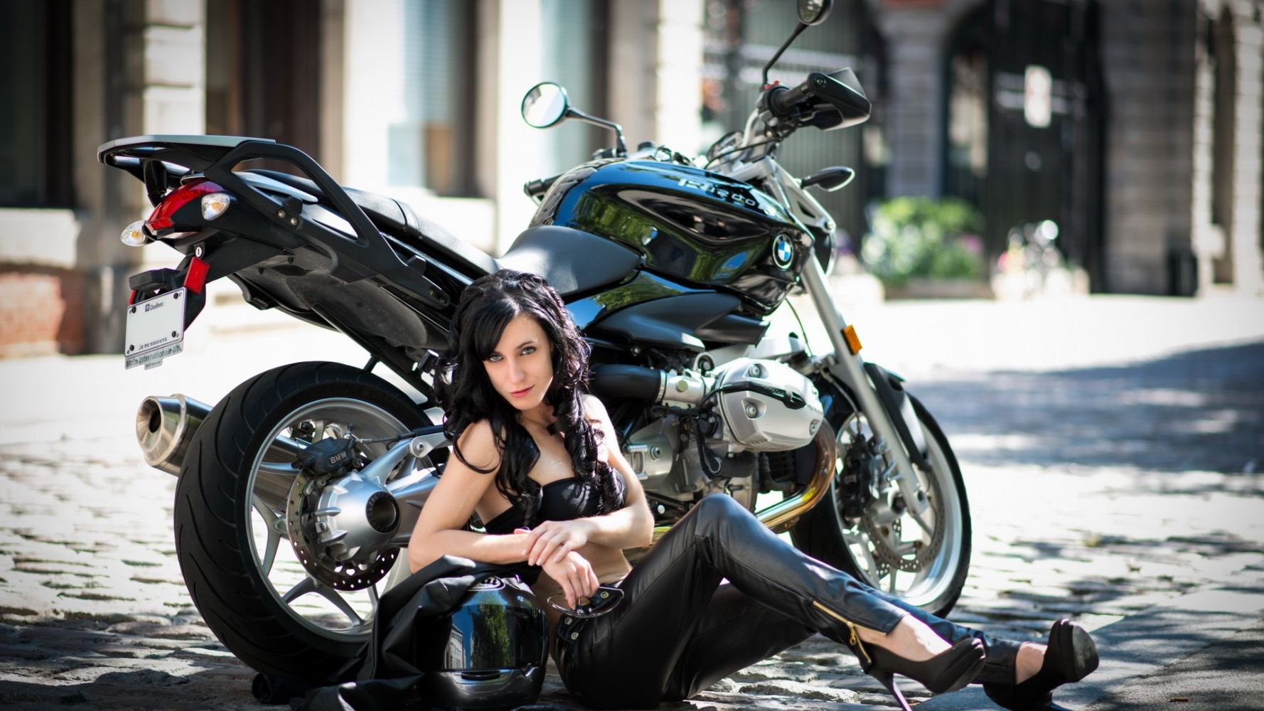 Fresh photos, fresh mood — European women on bikes online in Kuala Lumpur