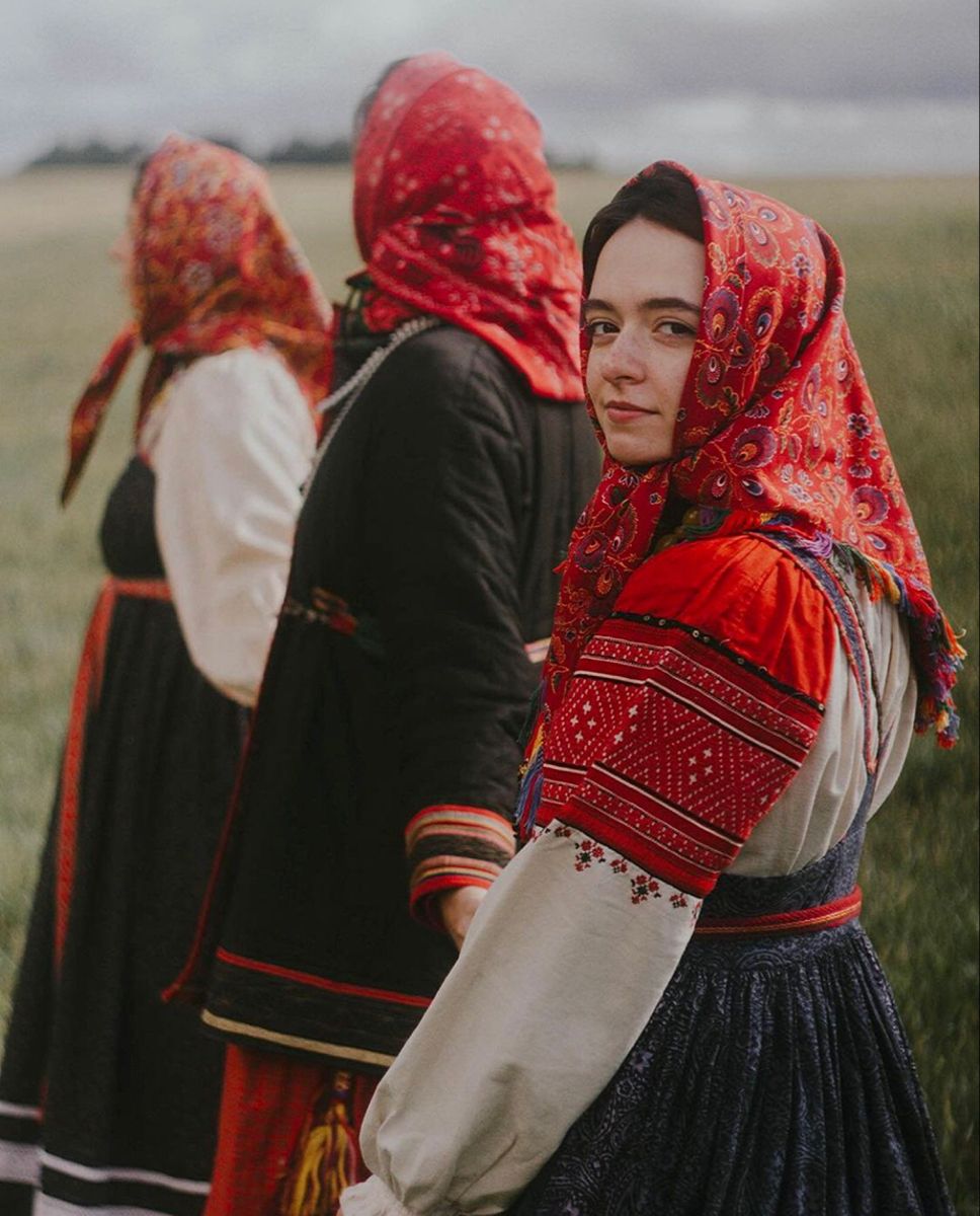 Women in Slavic costumes’s look of the day — catch her live in Kuala Lumpur