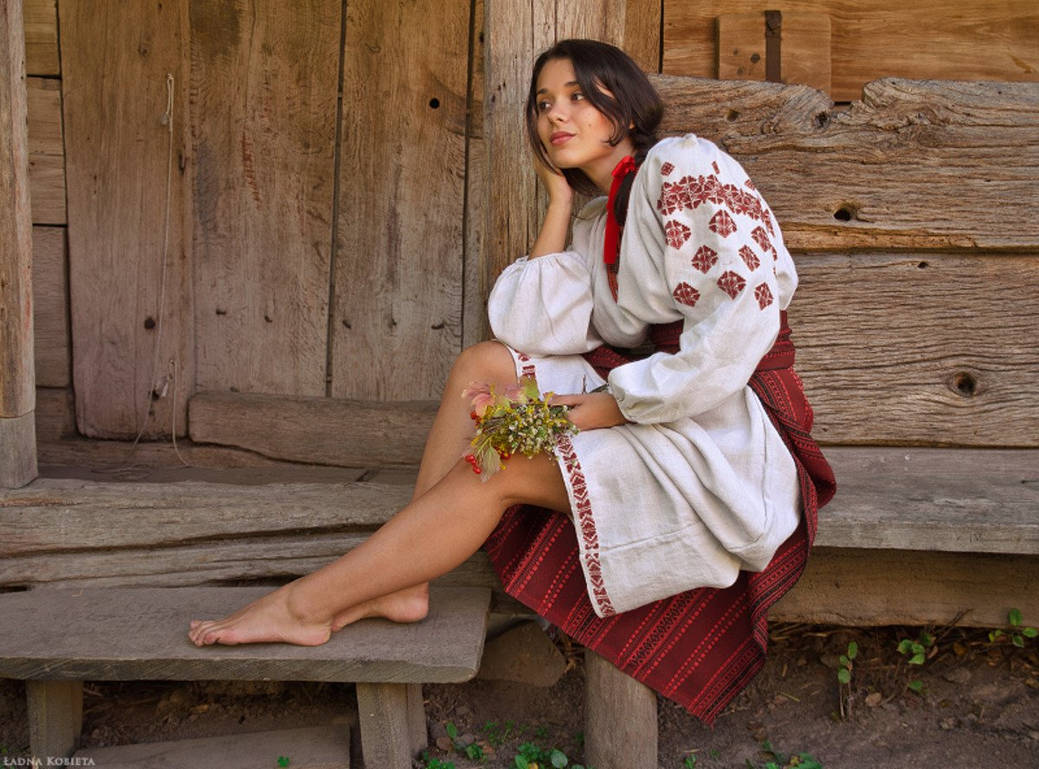 Fresh photos, fresh mood — Women in Slavic costumes online in Kuala Lumpur