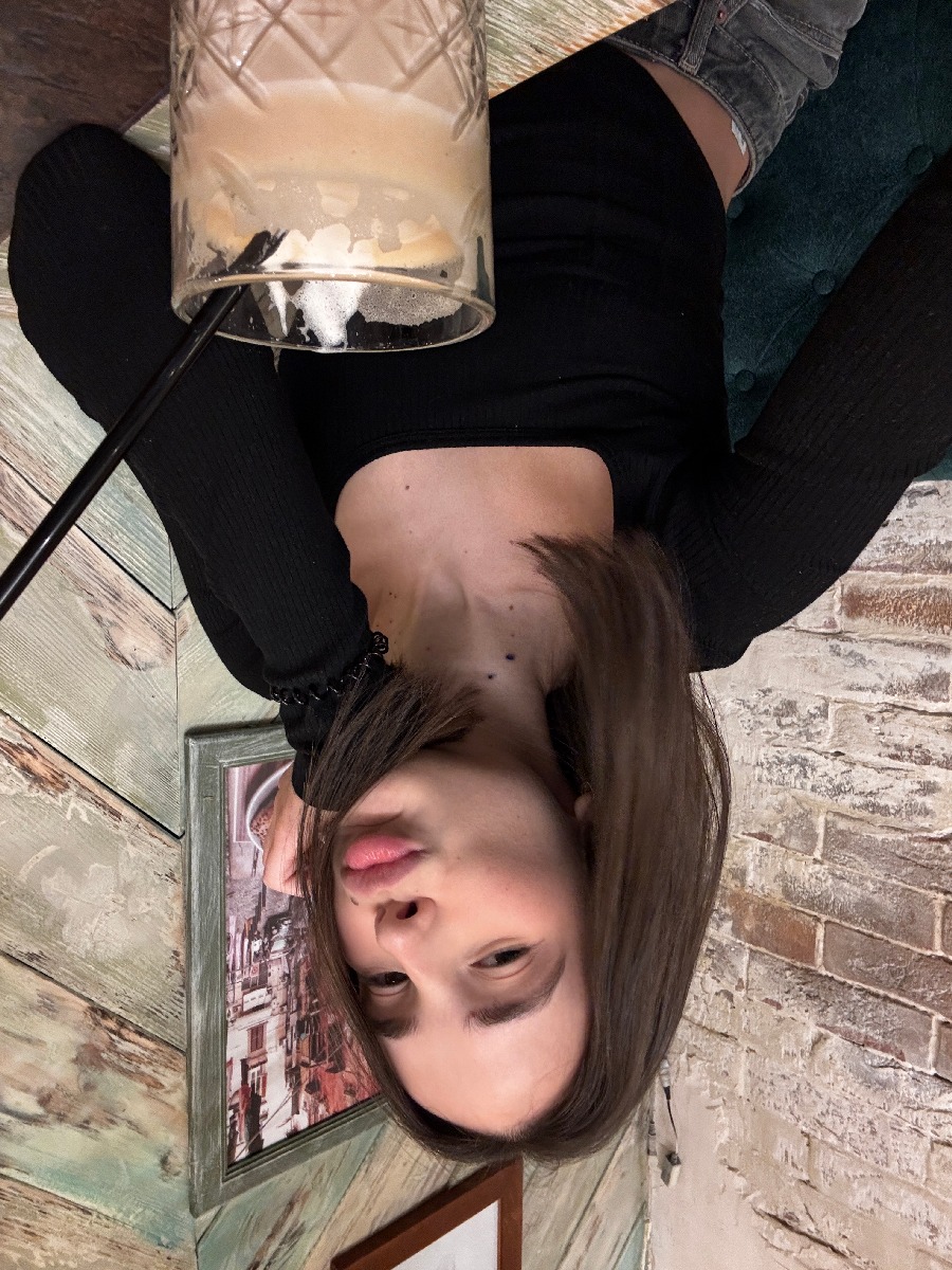 Fresh photos, fresh mood — Tina online in Kuala Lumpur